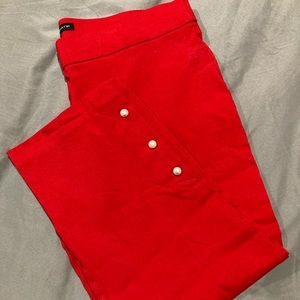 Red capris